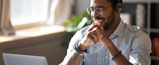 Digital workplace management for fincial services